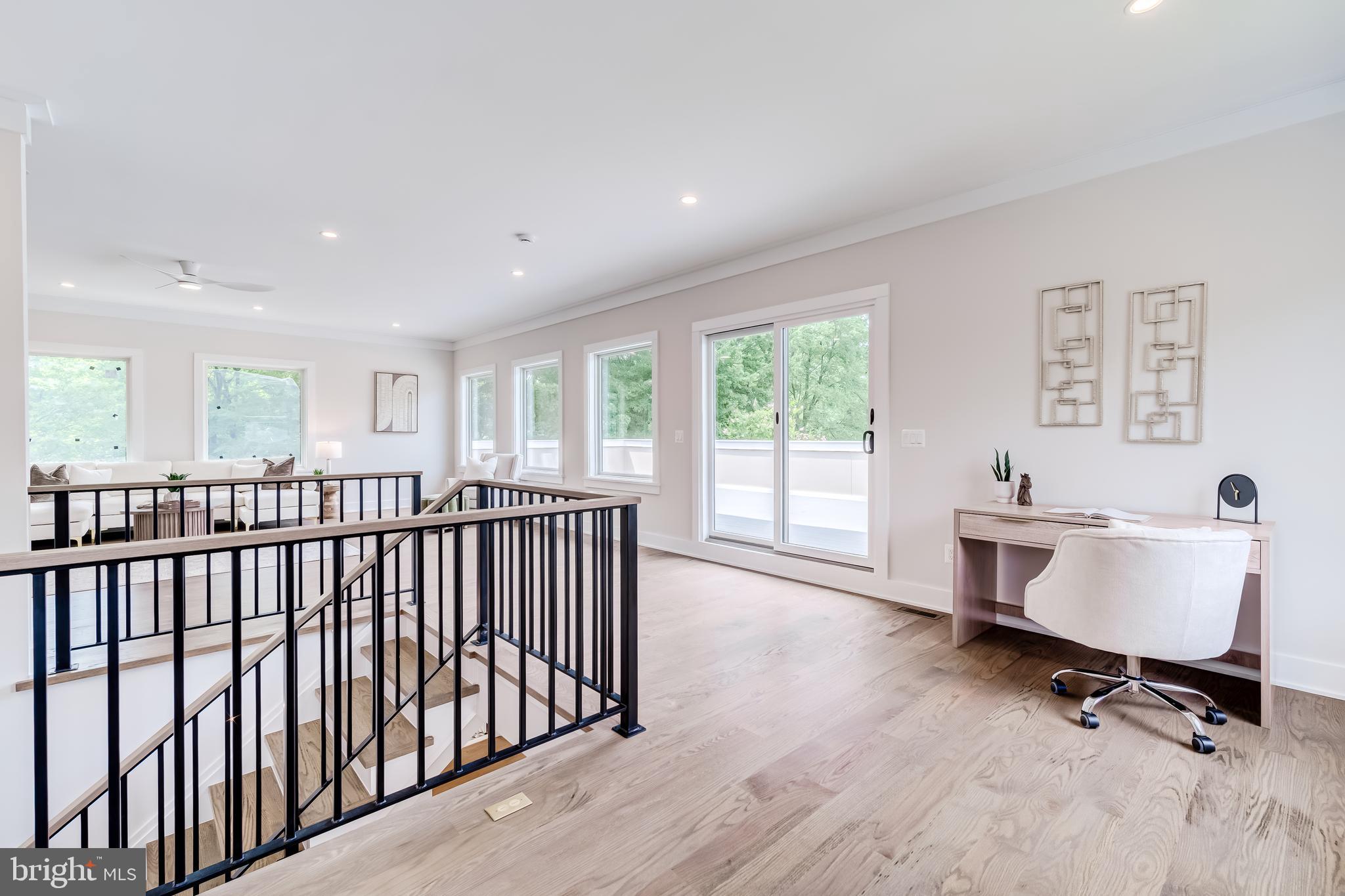 VIENNA WOODS - Residential