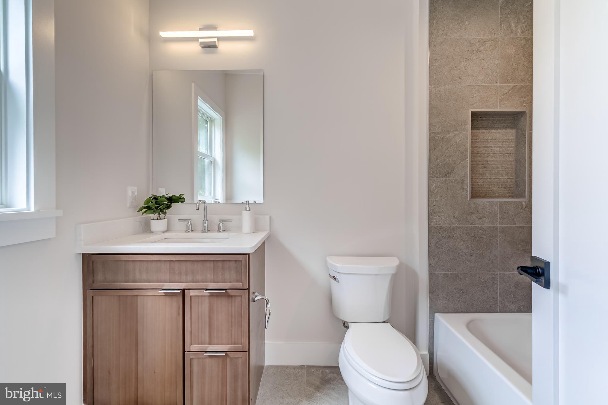 VIENNA WOODS - Residential