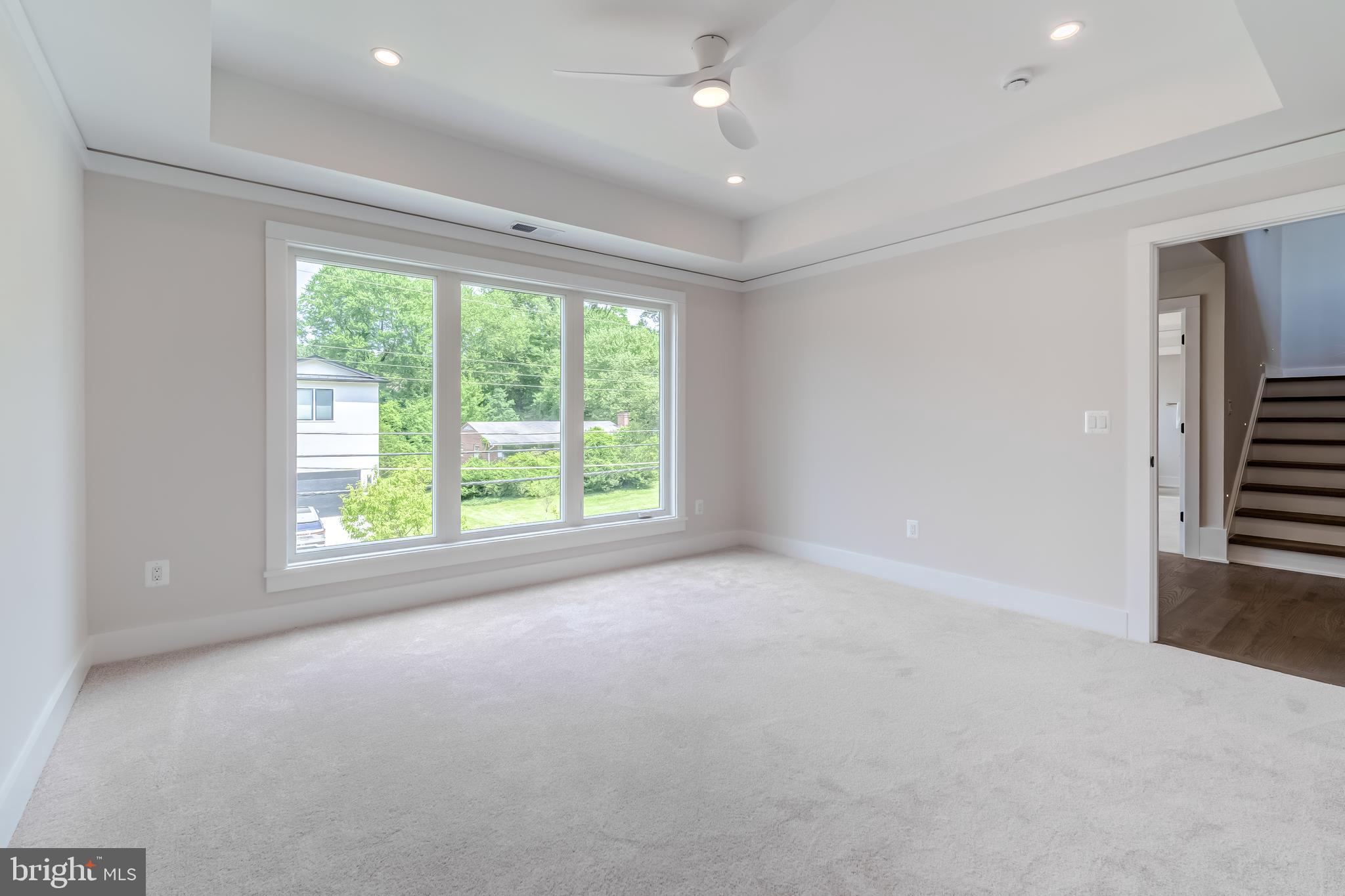 VIENNA WOODS - Residential