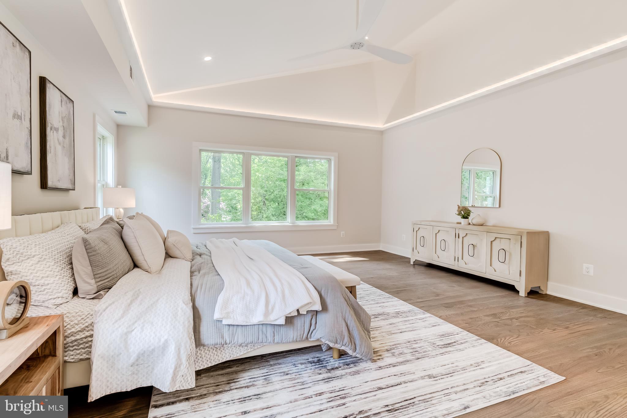 VIENNA WOODS - Residential