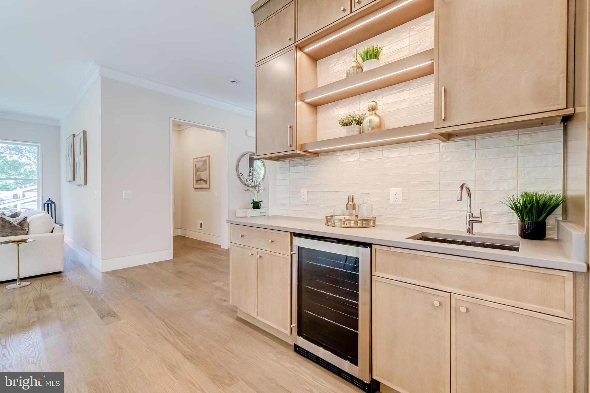 VIENNA WOODS - Residential