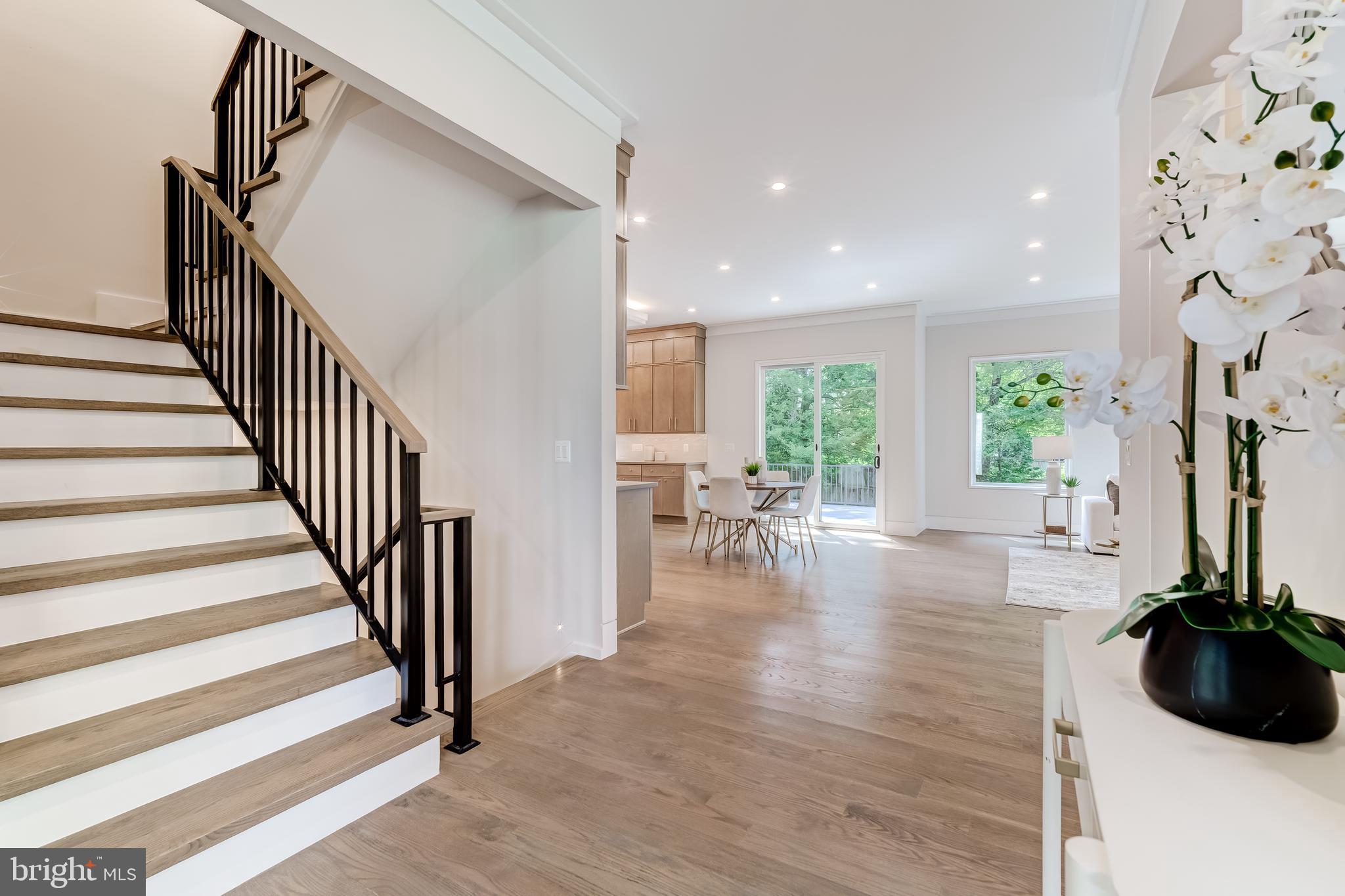 VIENNA WOODS - Residential