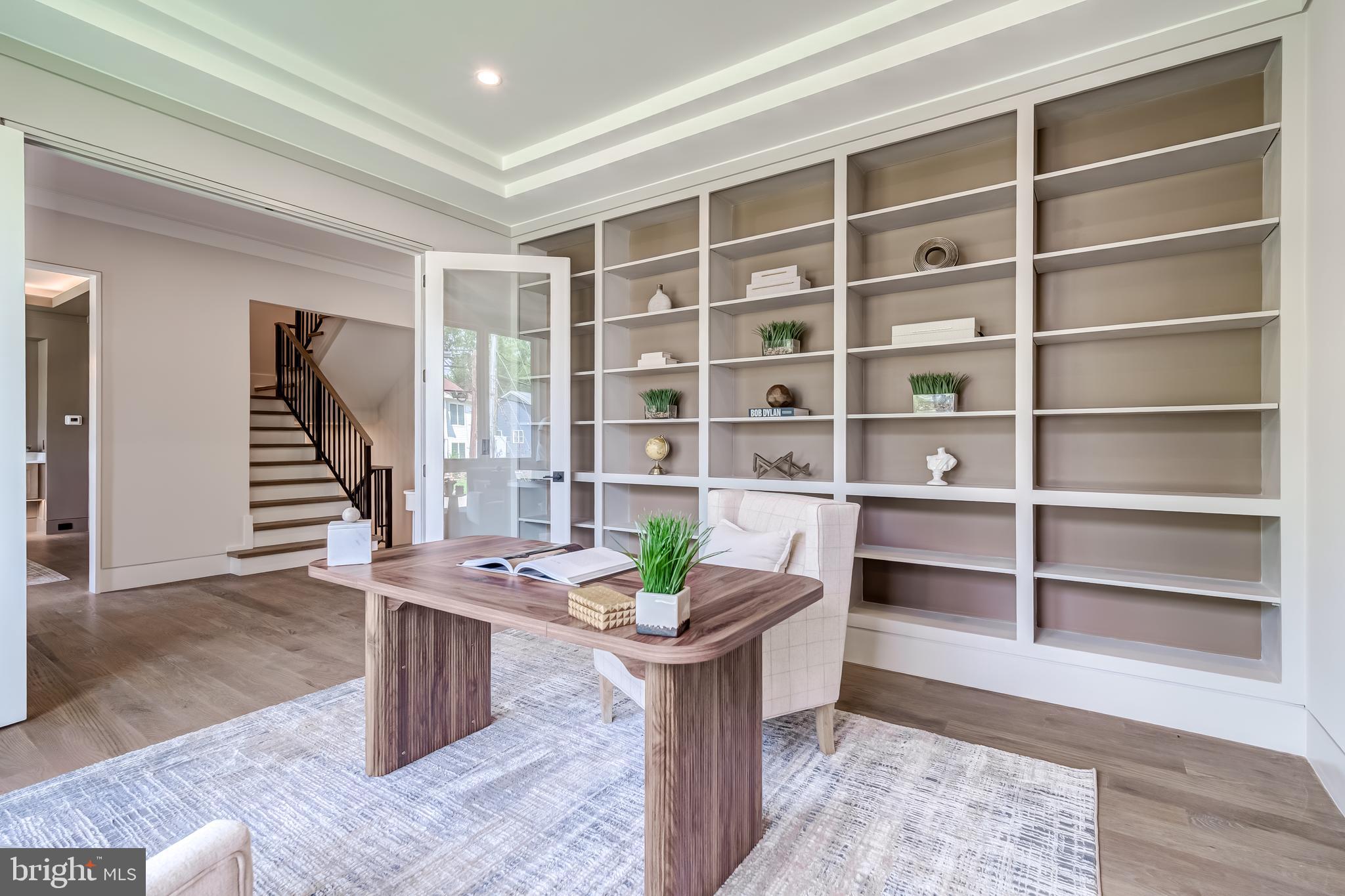 VIENNA WOODS - Residential