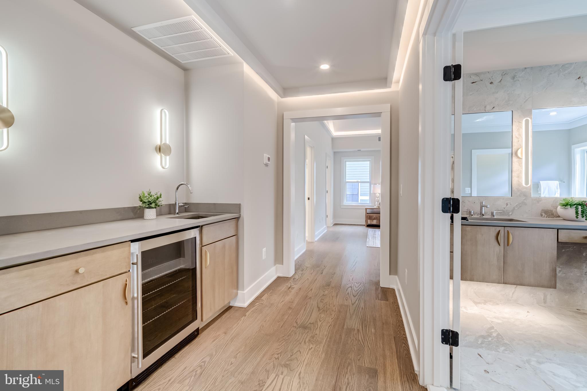 VIENNA WOODS - Residential