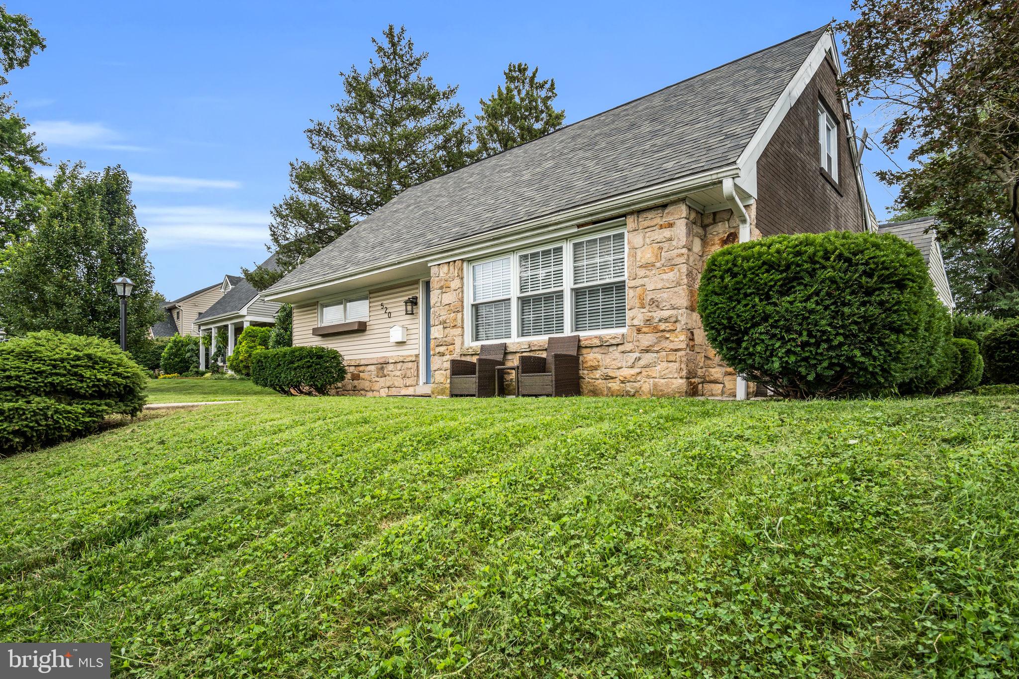 520 W CARACAS AVENUE