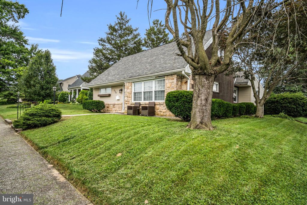 Photo of 520 W Caracas Avenue, HERSHEY, PA 17033 (MLS # PADA2047856)