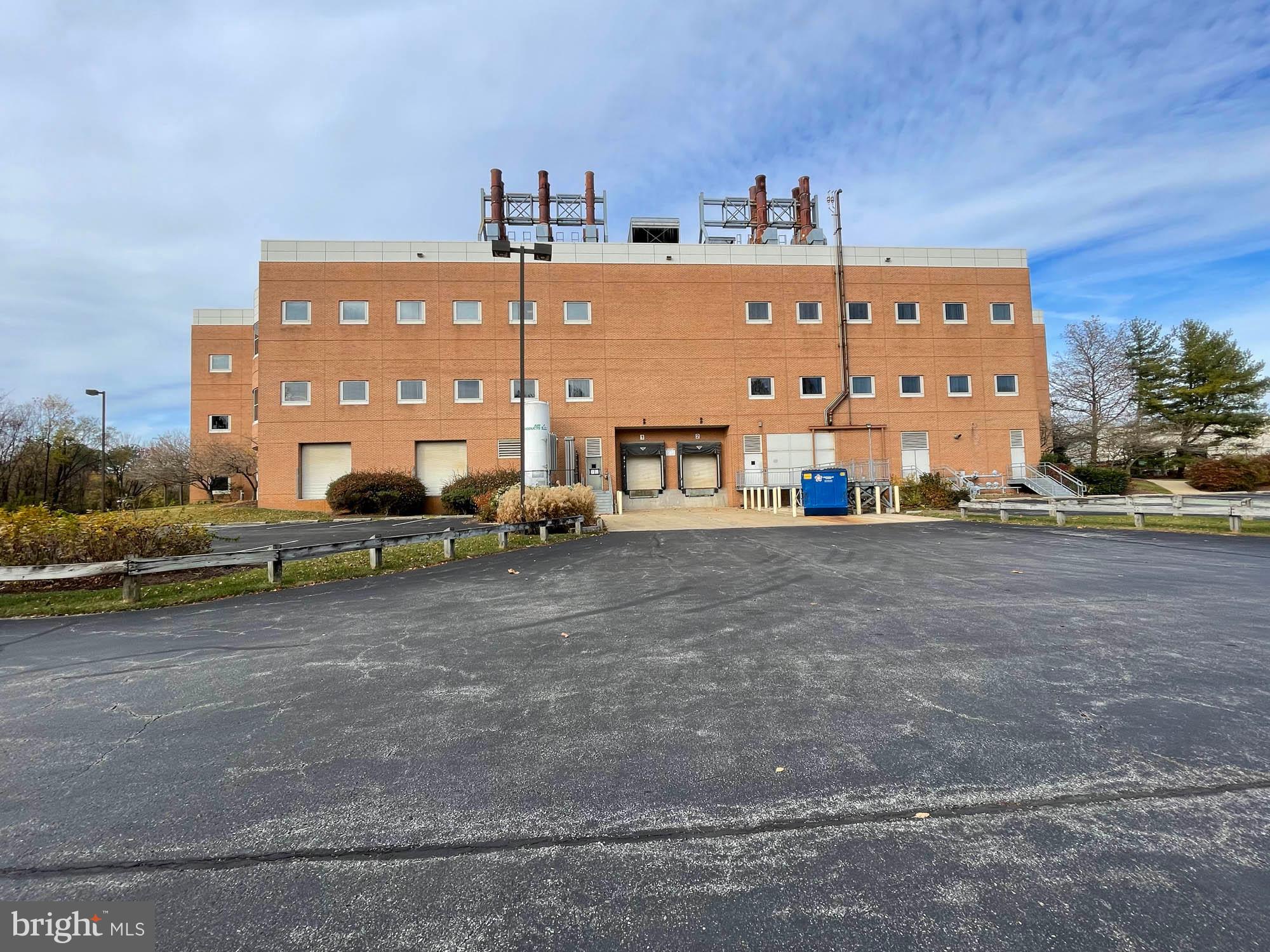 HOLABIRD - Commercial Sale