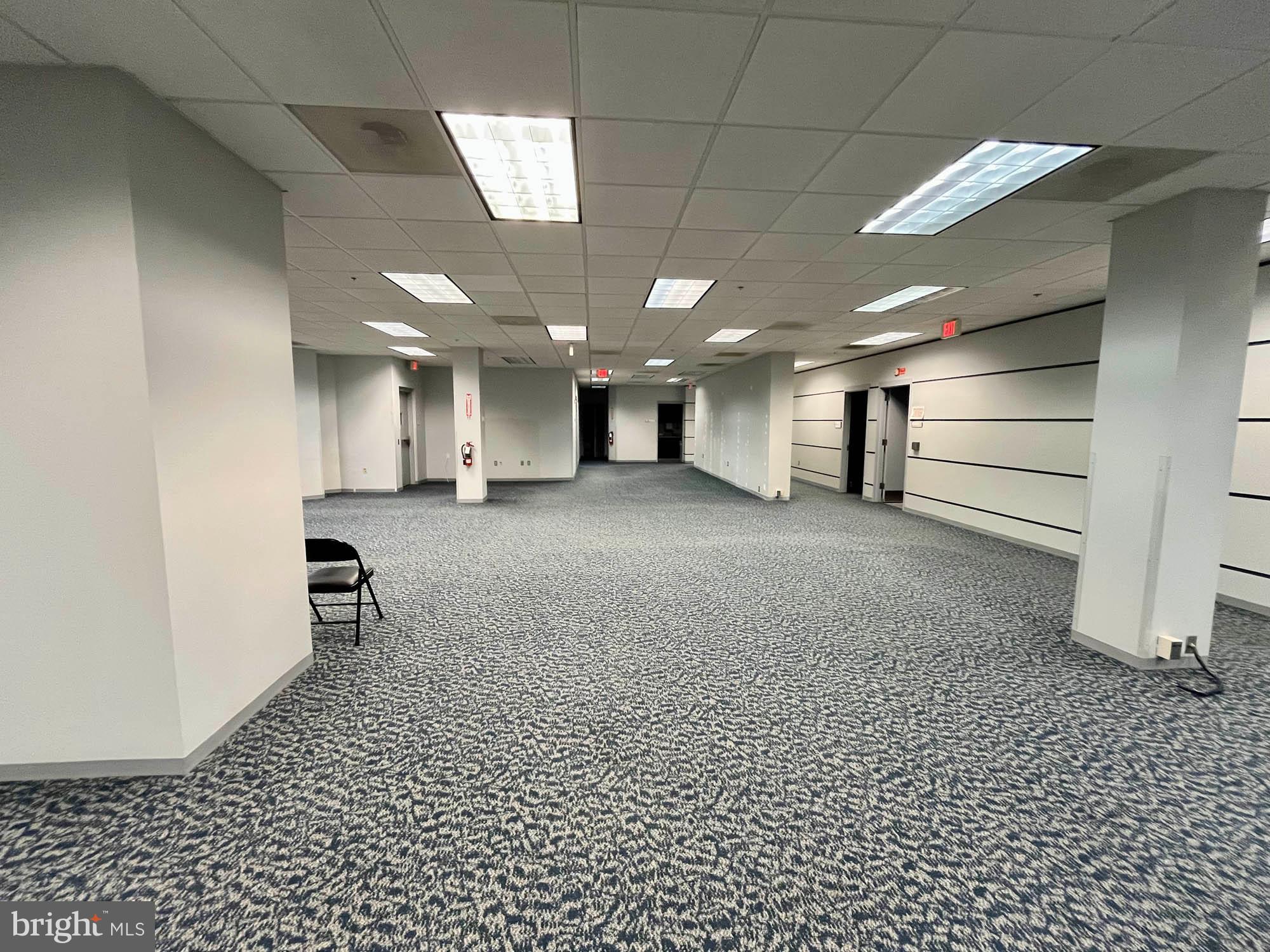 HOLABIRD - Commercial Sale