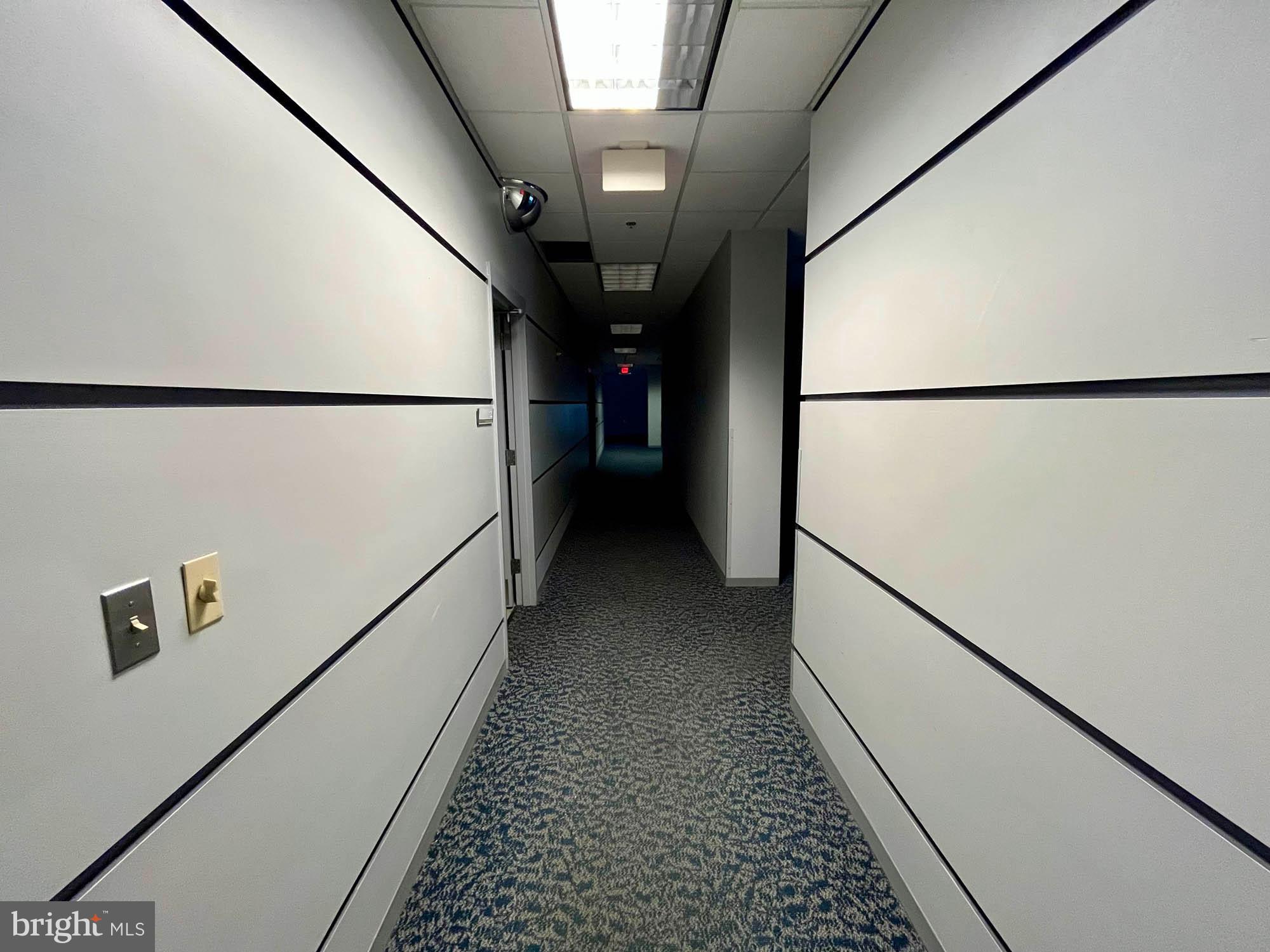 HOLABIRD - Commercial Sale