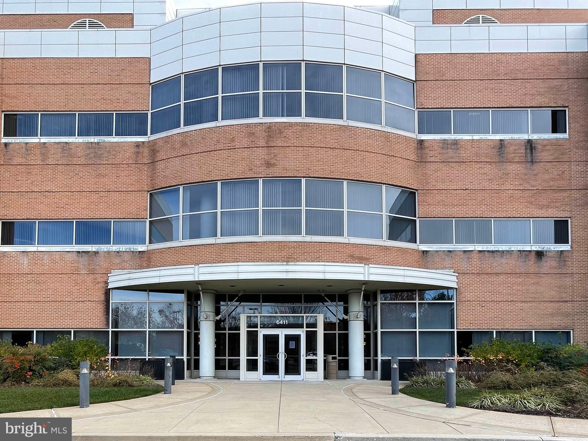 HOLABIRD - Commercial Sale