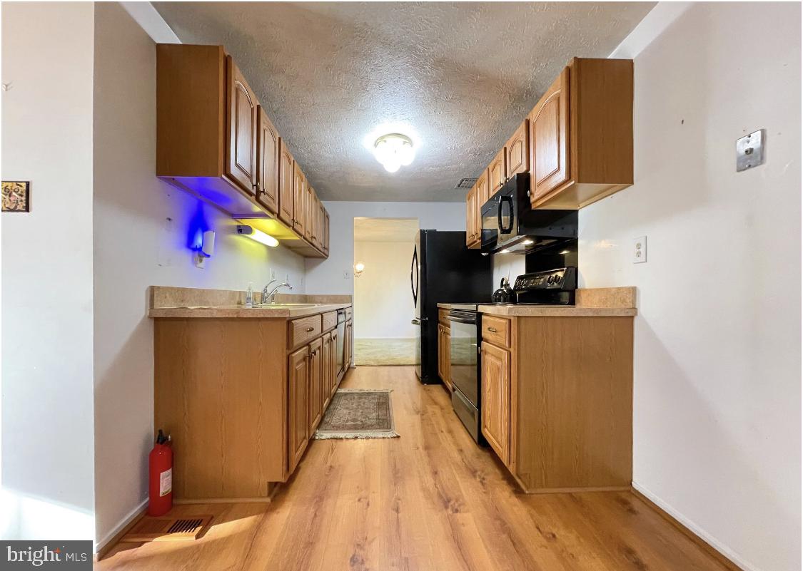 RAMBLING HILLS - Residential