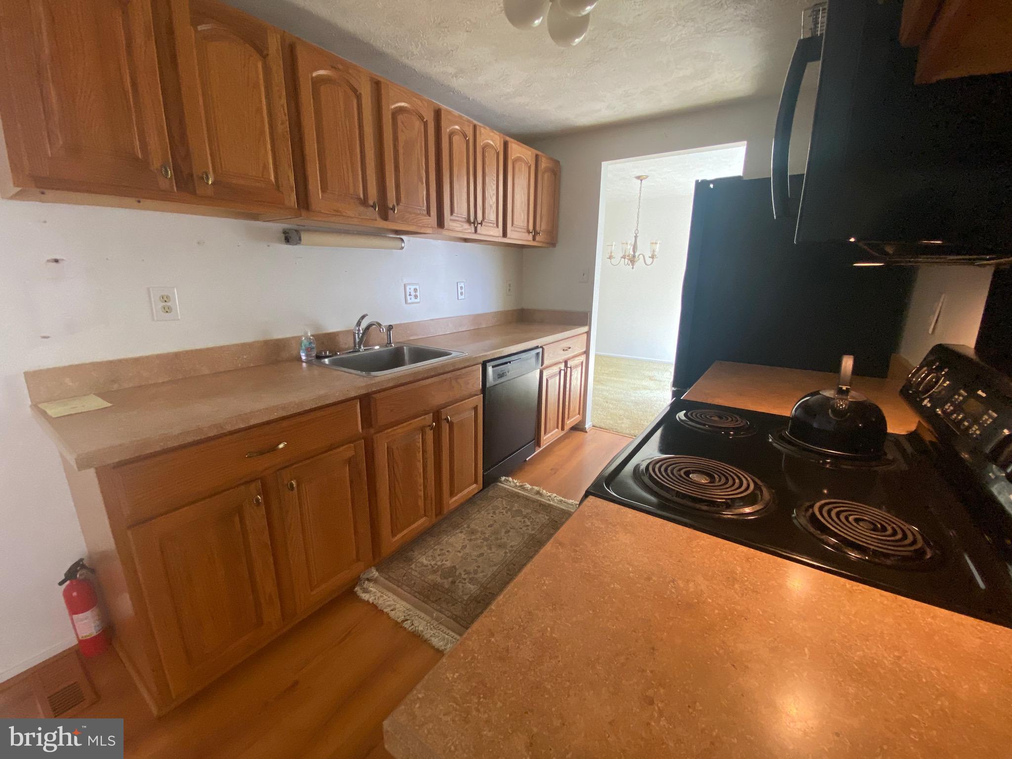 RAMBLING HILLS - Residential