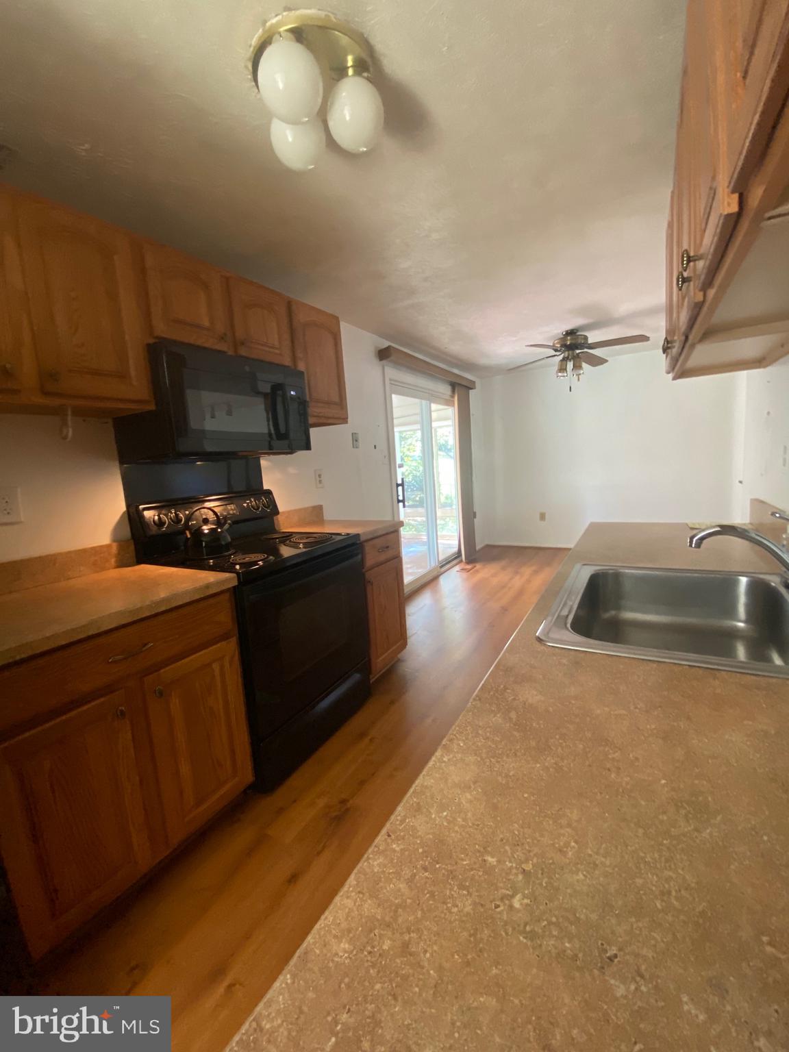 RAMBLING HILLS - Residential