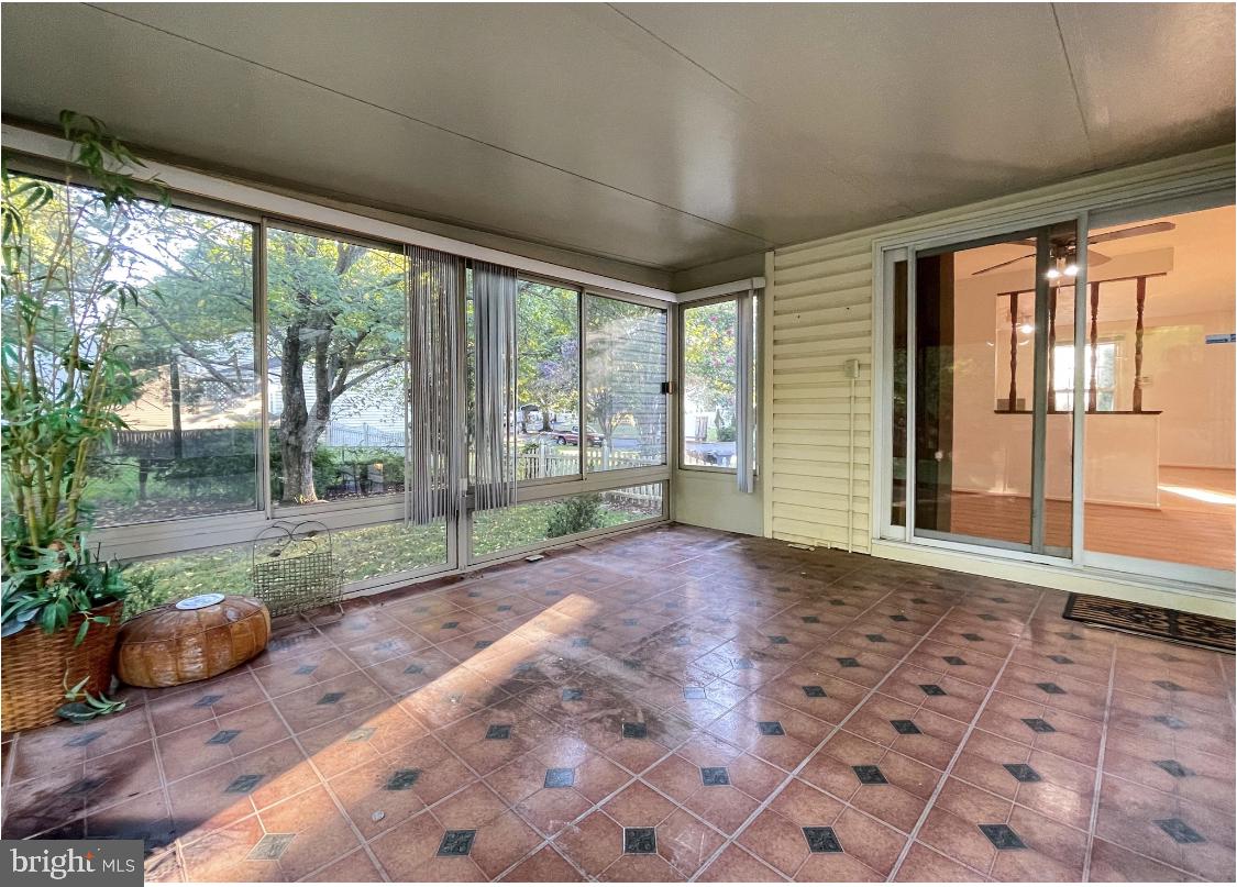 RAMBLING HILLS - Residential