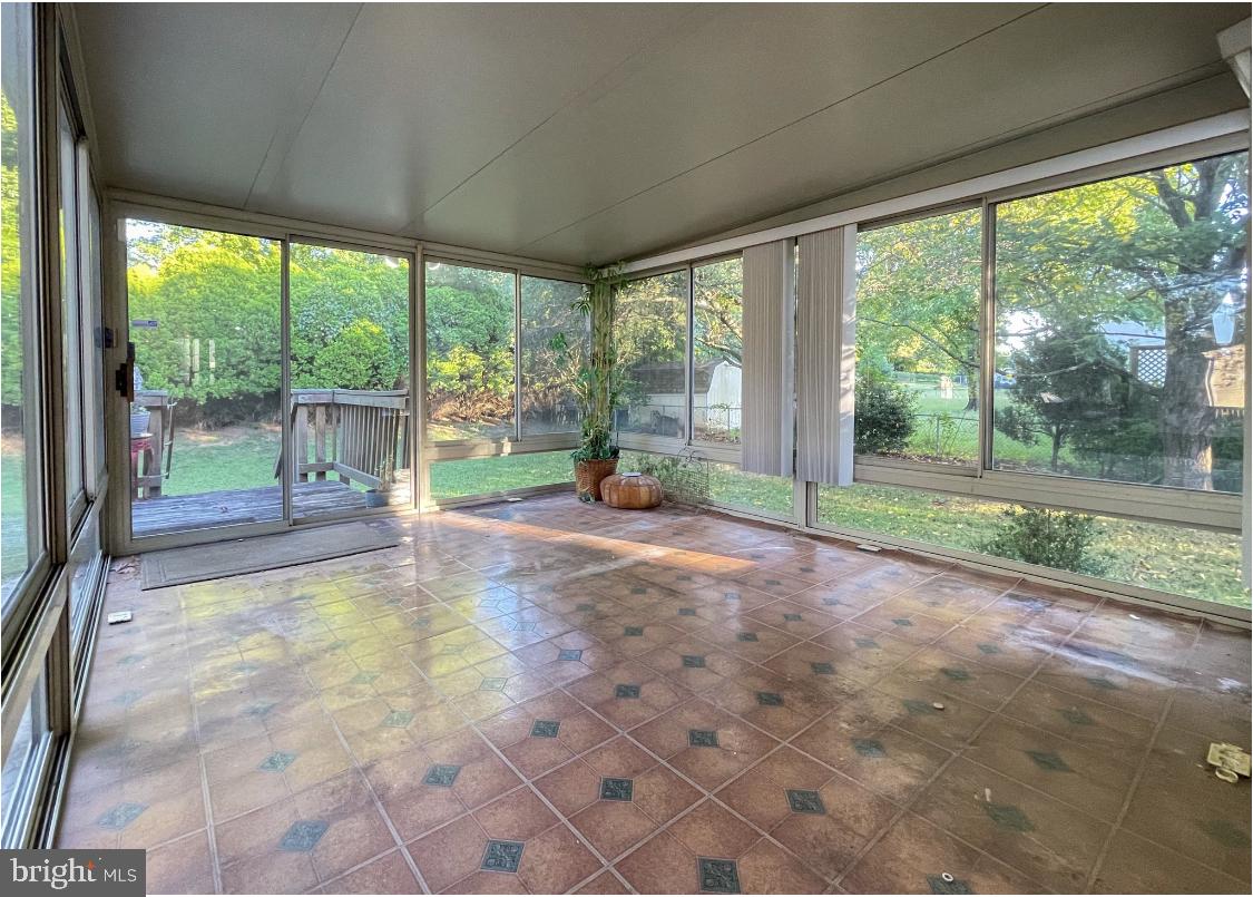 RAMBLING HILLS - Residential