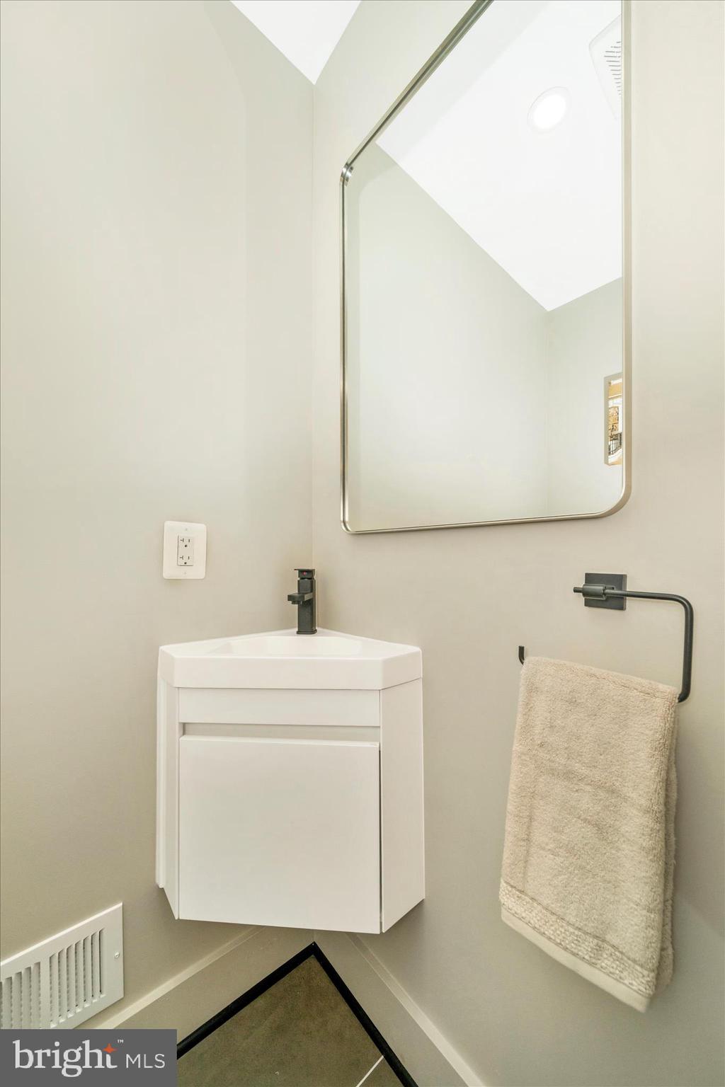 CAMERON HEIGHTS - Residential