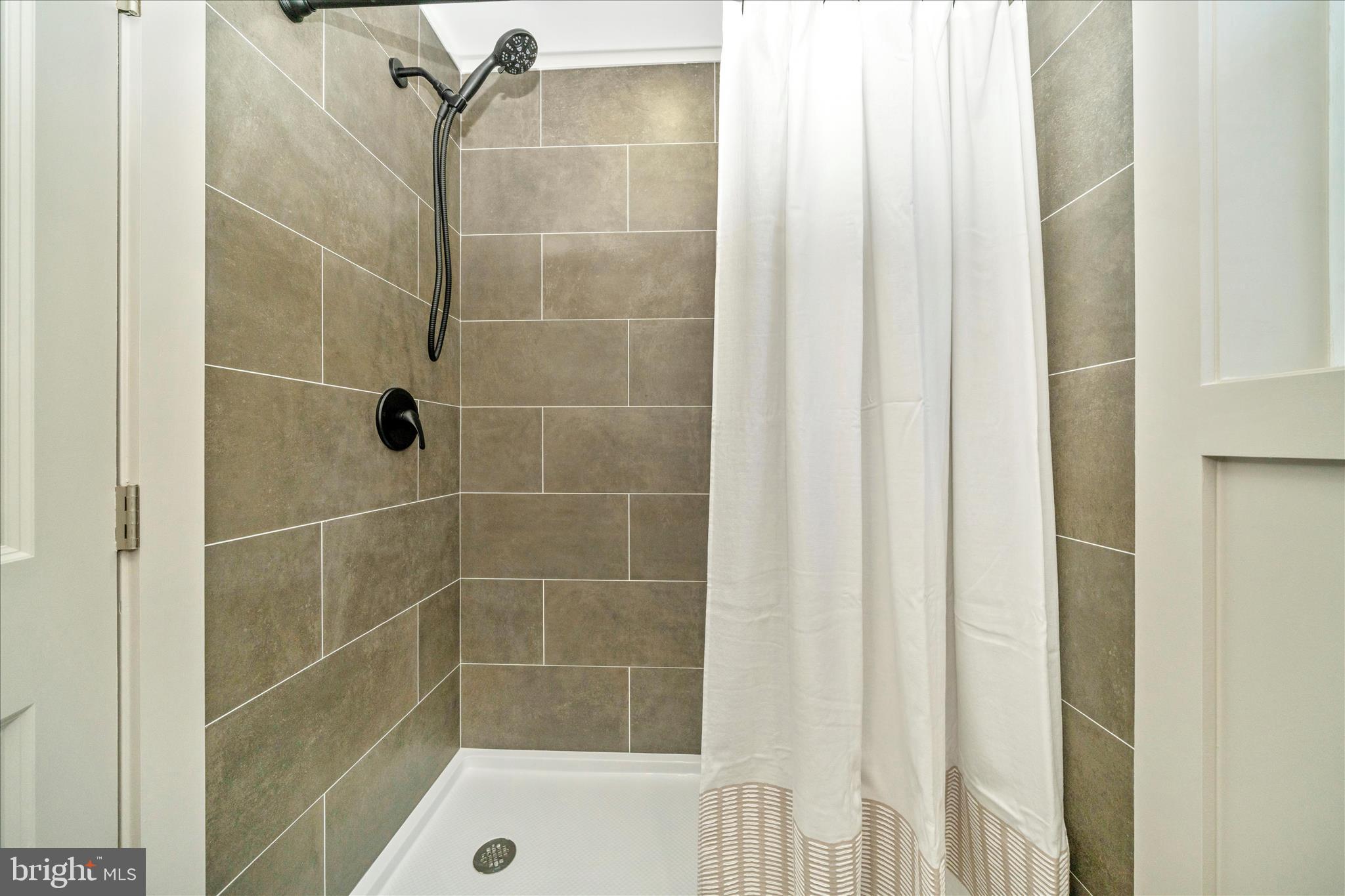 CAMERON HEIGHTS - Residential