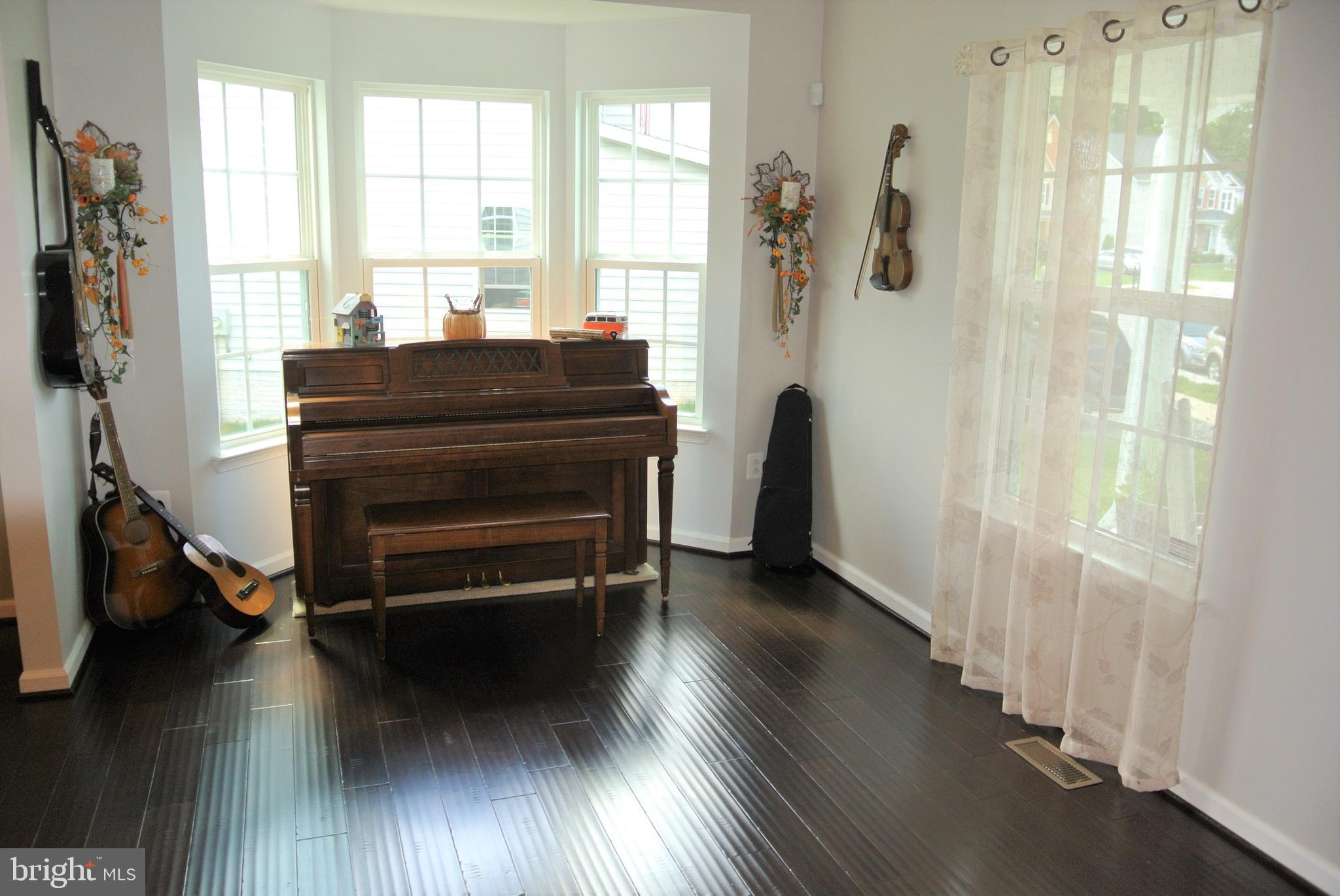 LINDEN GROVE - Residential