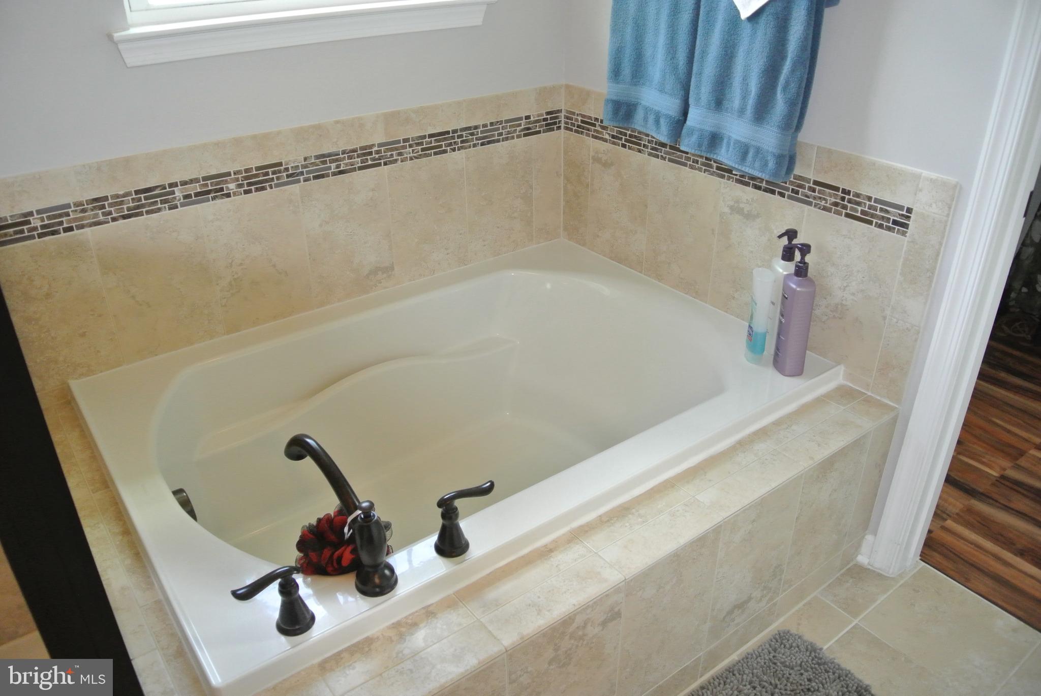 LINDEN GROVE - Residential