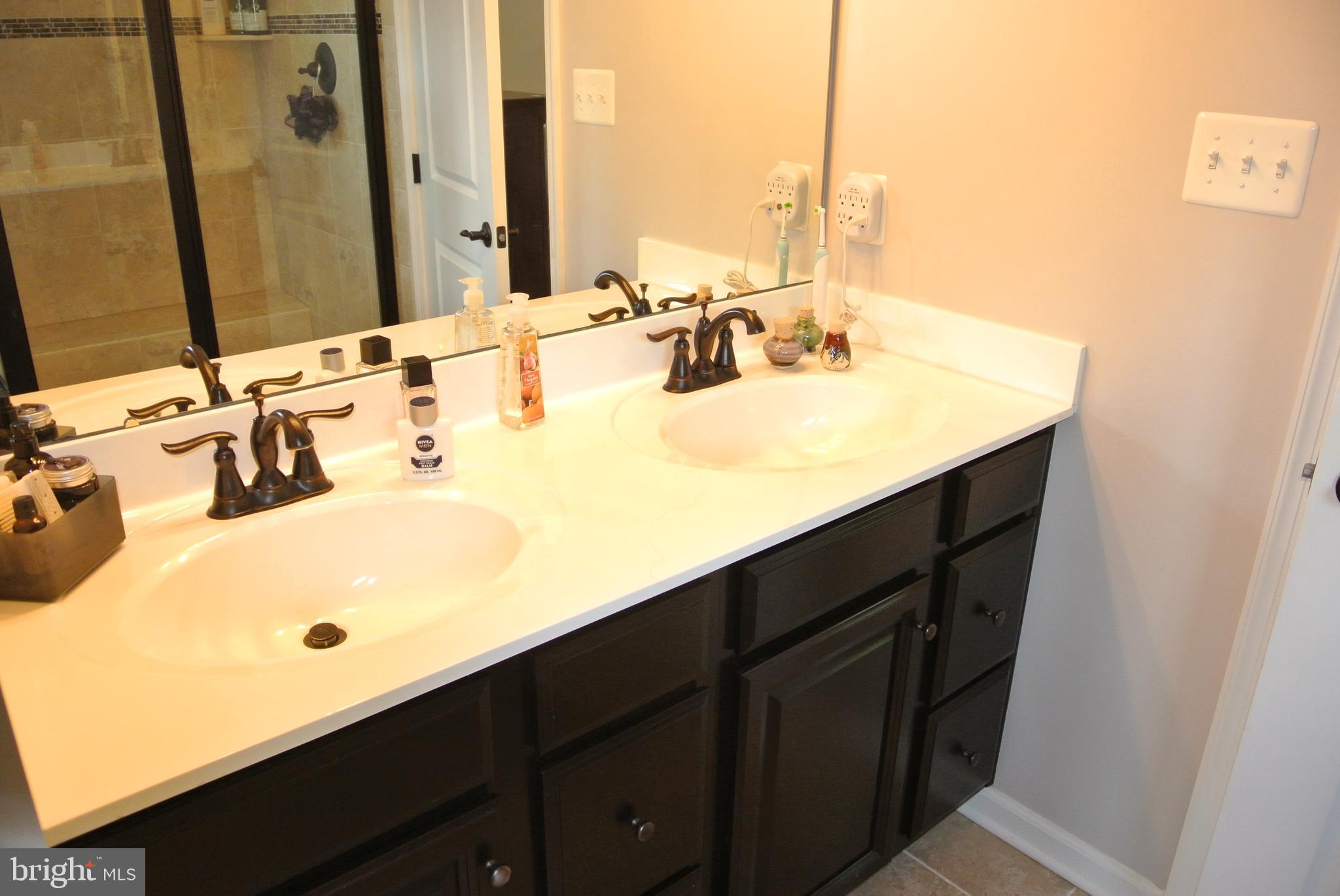 LINDEN GROVE - Residential