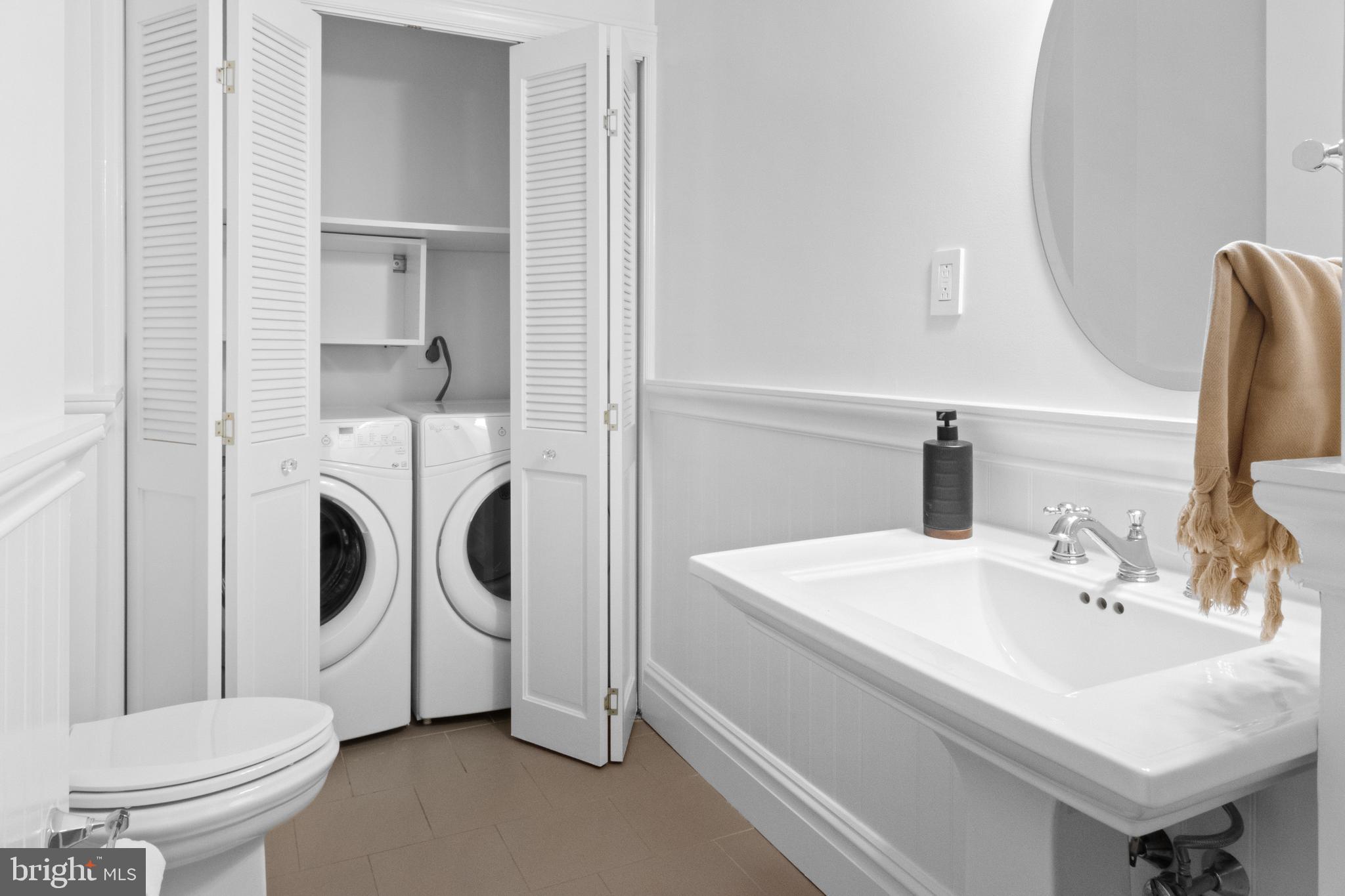 1520 SPRUCE STREET 28 1006