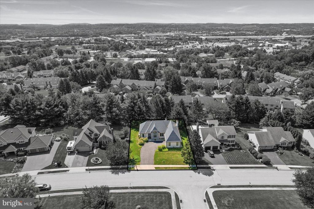 Photo of 3372 Overview Drive, YORK, PA 17406 (MLS # PAYK2088736)