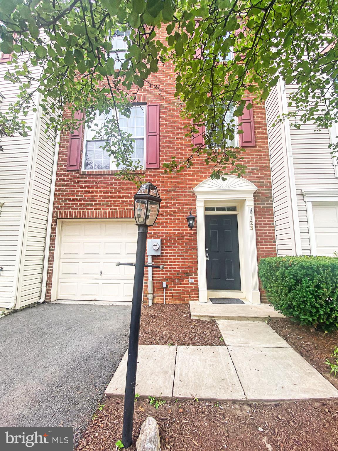 STEPHENS LANDING - Residential Lease