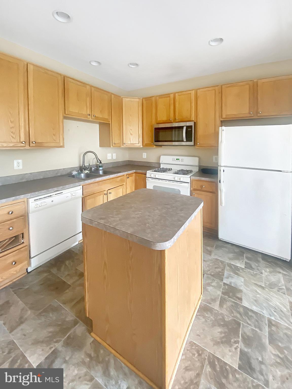 STEPHENS LANDING - Residential Lease