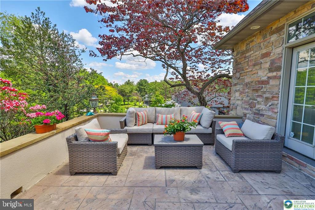 FAR VIEW FARMS - Residential