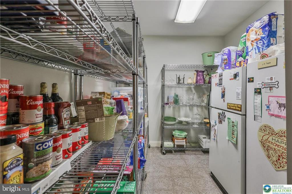 FAR VIEW FARMS - Residential