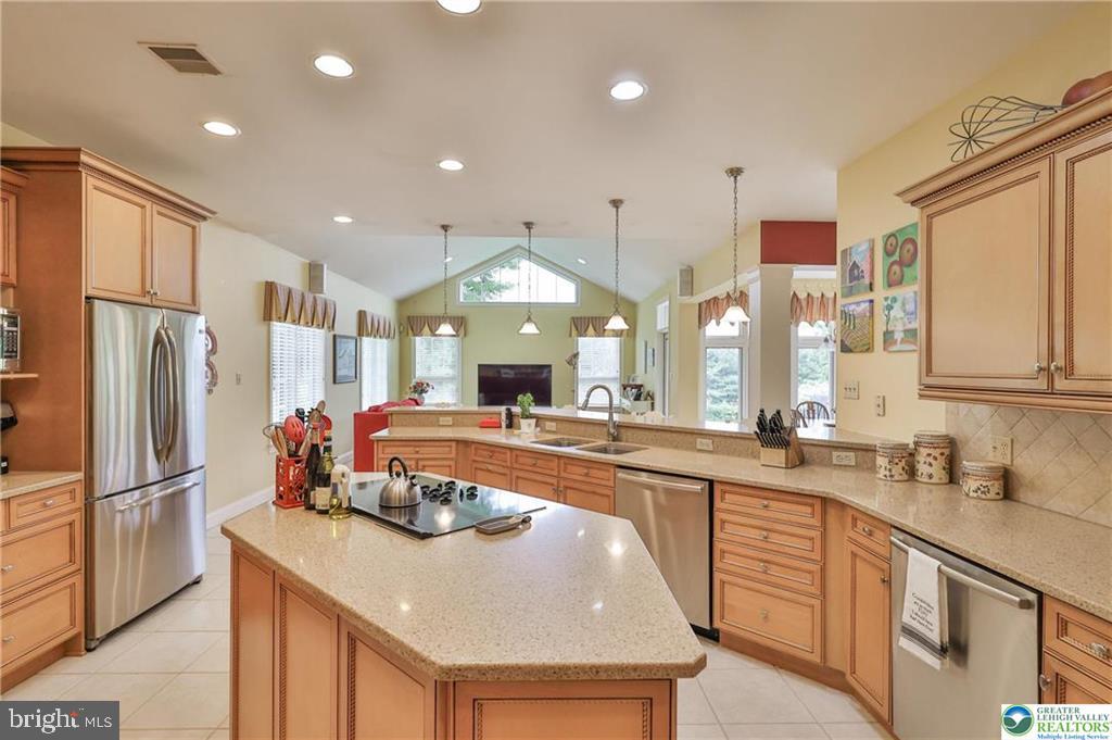 FAR VIEW FARMS - Residential