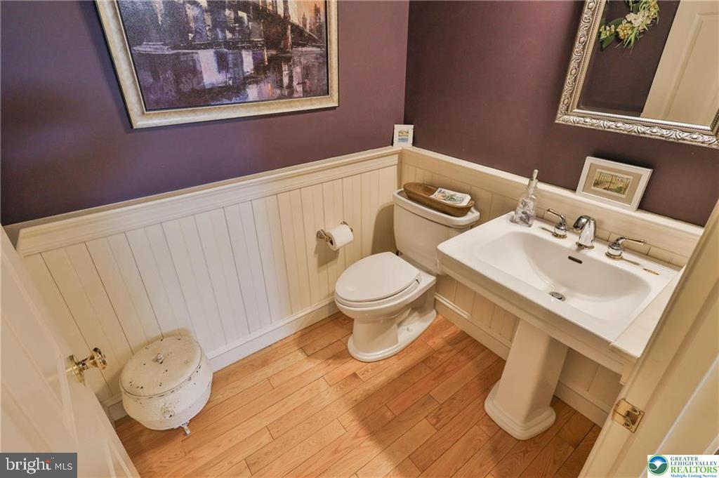 FAR VIEW FARMS - Residential