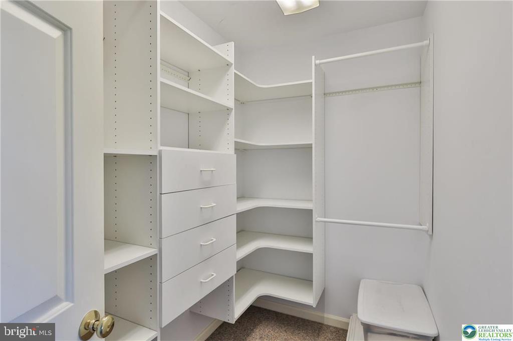 FAR VIEW FARMS - Residential