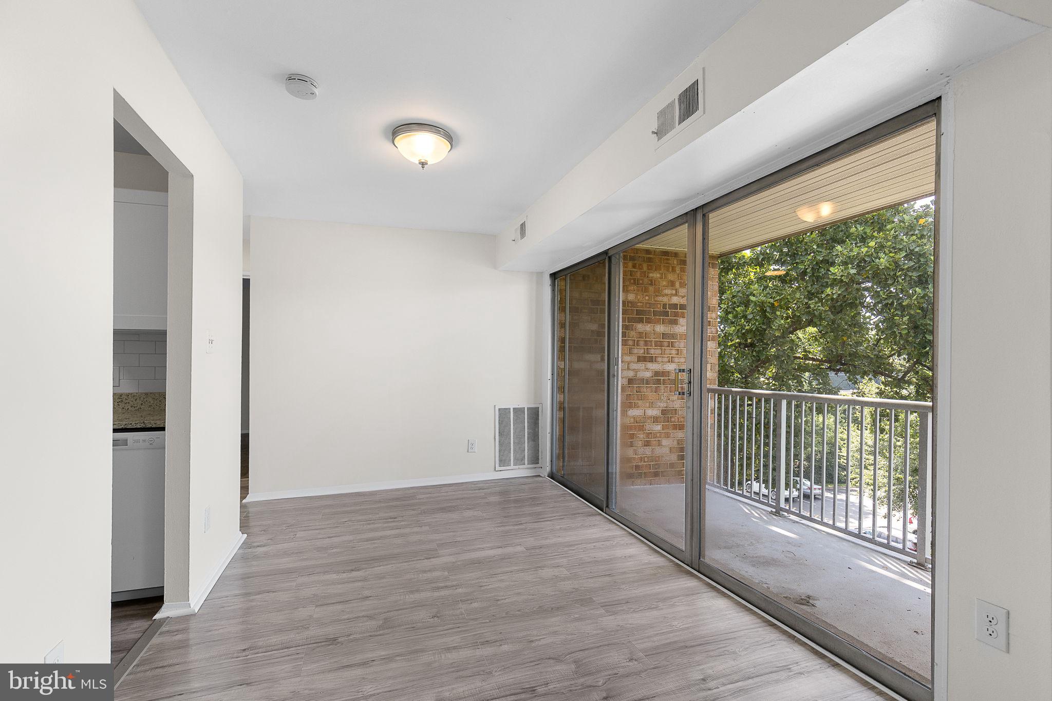 YORKTOWNE SQUARE - Residential