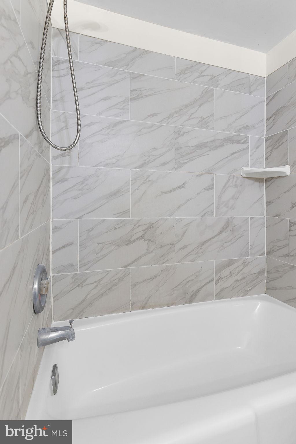 YORKTOWNE SQUARE - Residential