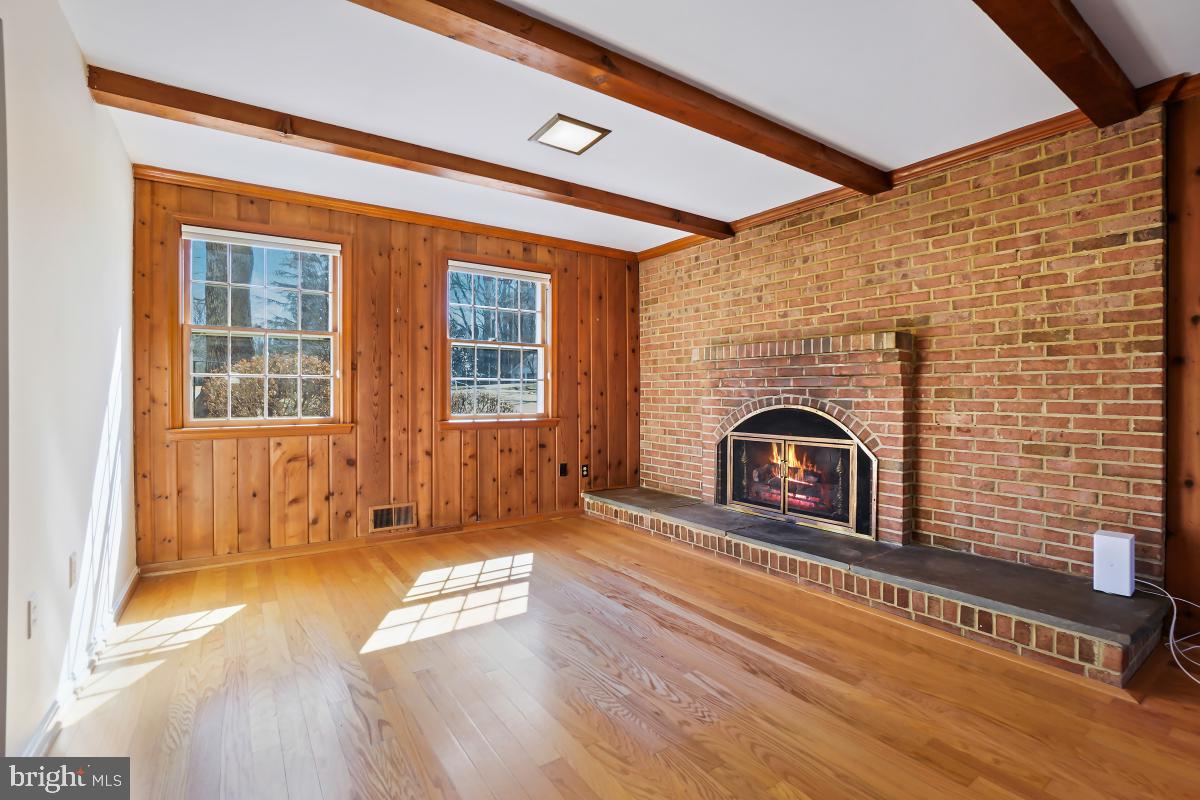 FOREST VILLA WOODS - Residential