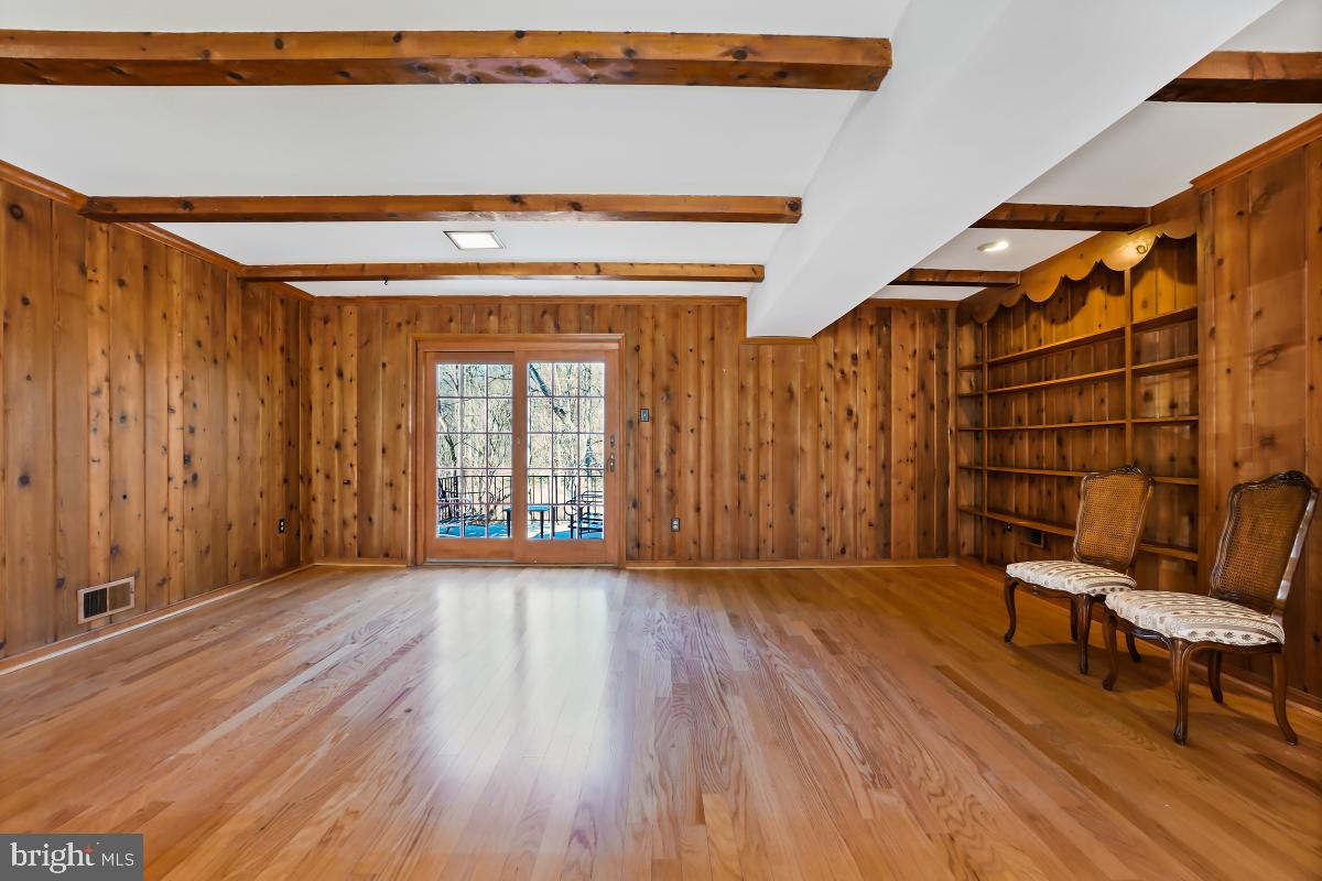 FOREST VILLA WOODS - Residential