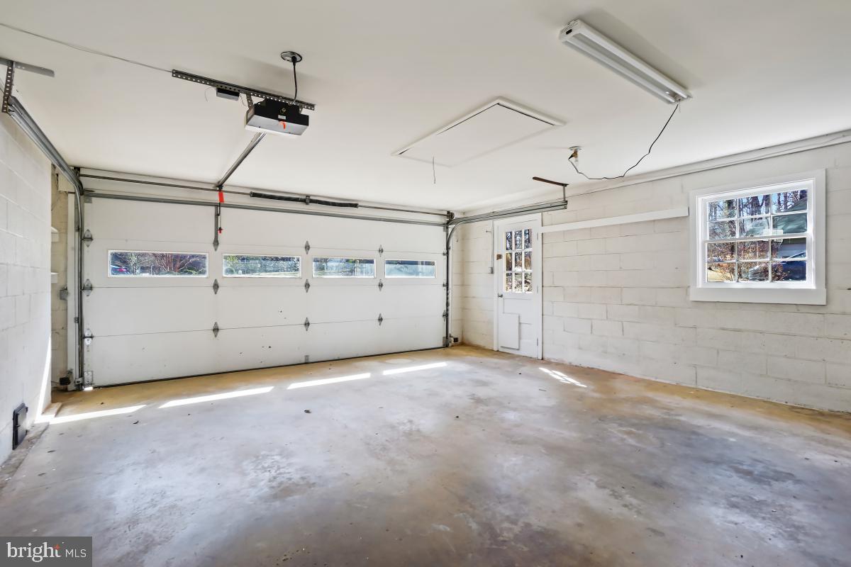 FOREST VILLA WOODS - Residential