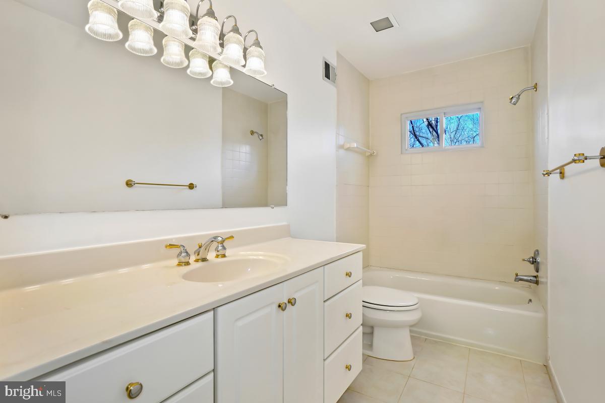 FOREST VILLA WOODS - Residential