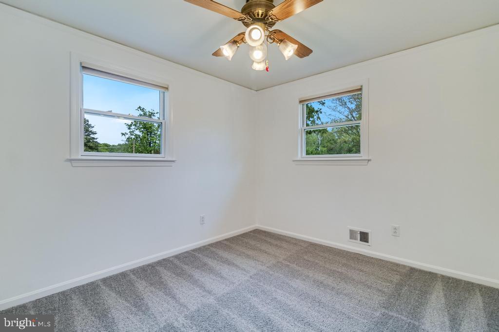 WHITE HALL - Residential