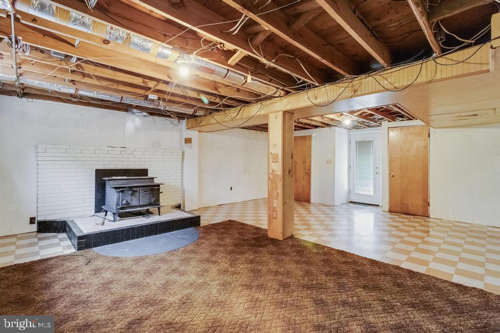 WHITE HALL - Residential