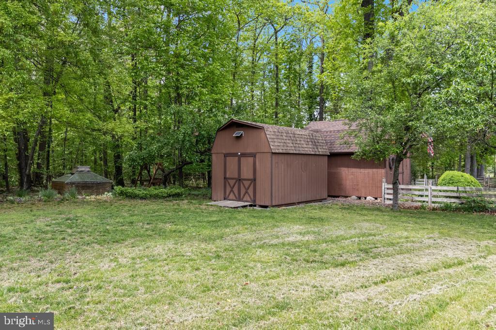 WHITE HALL - Residential