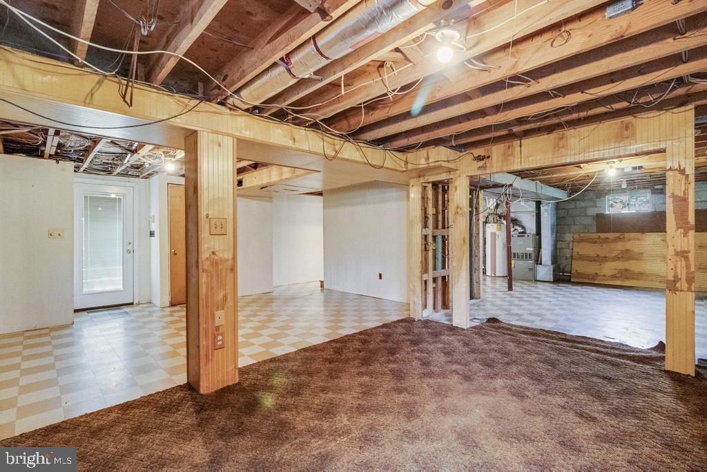 WHITE HALL - Residential