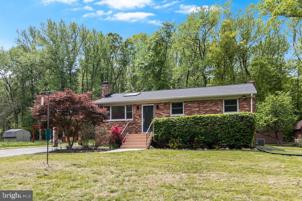 WHITE HALL - Residential