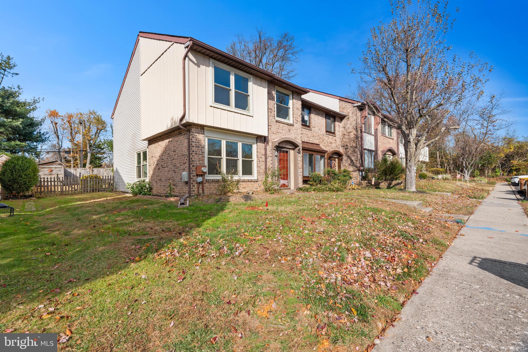 CLUSTERS - Residential Lease