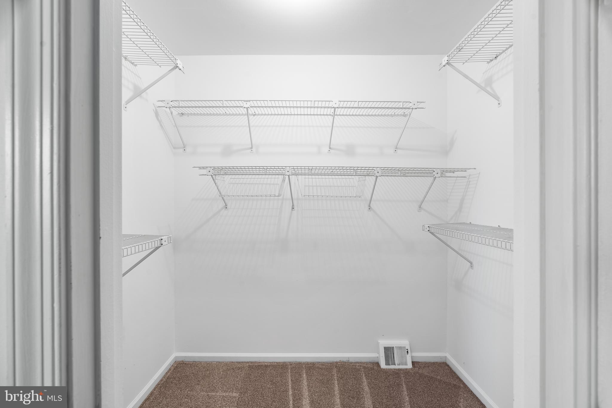 CLUSTERS - Residential Lease