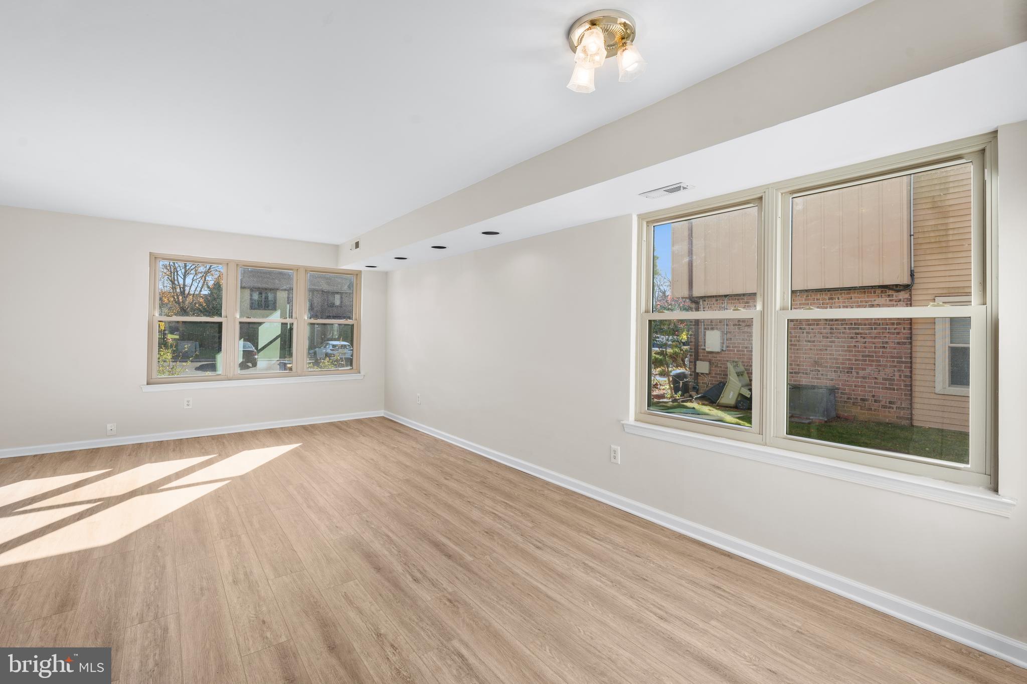 CLUSTERS - Residential Lease