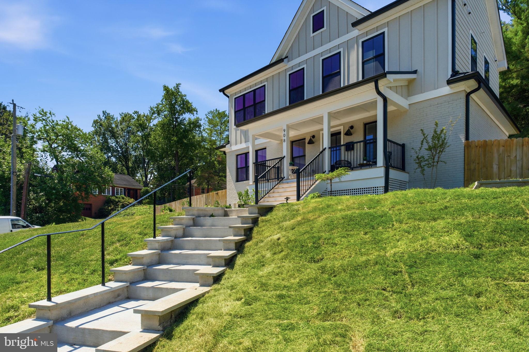 908 W TAYLOR RUN PARKWAY
