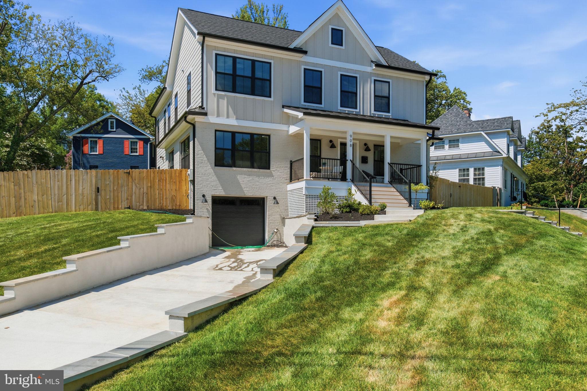 908 W TAYLOR RUN PARKWAY
