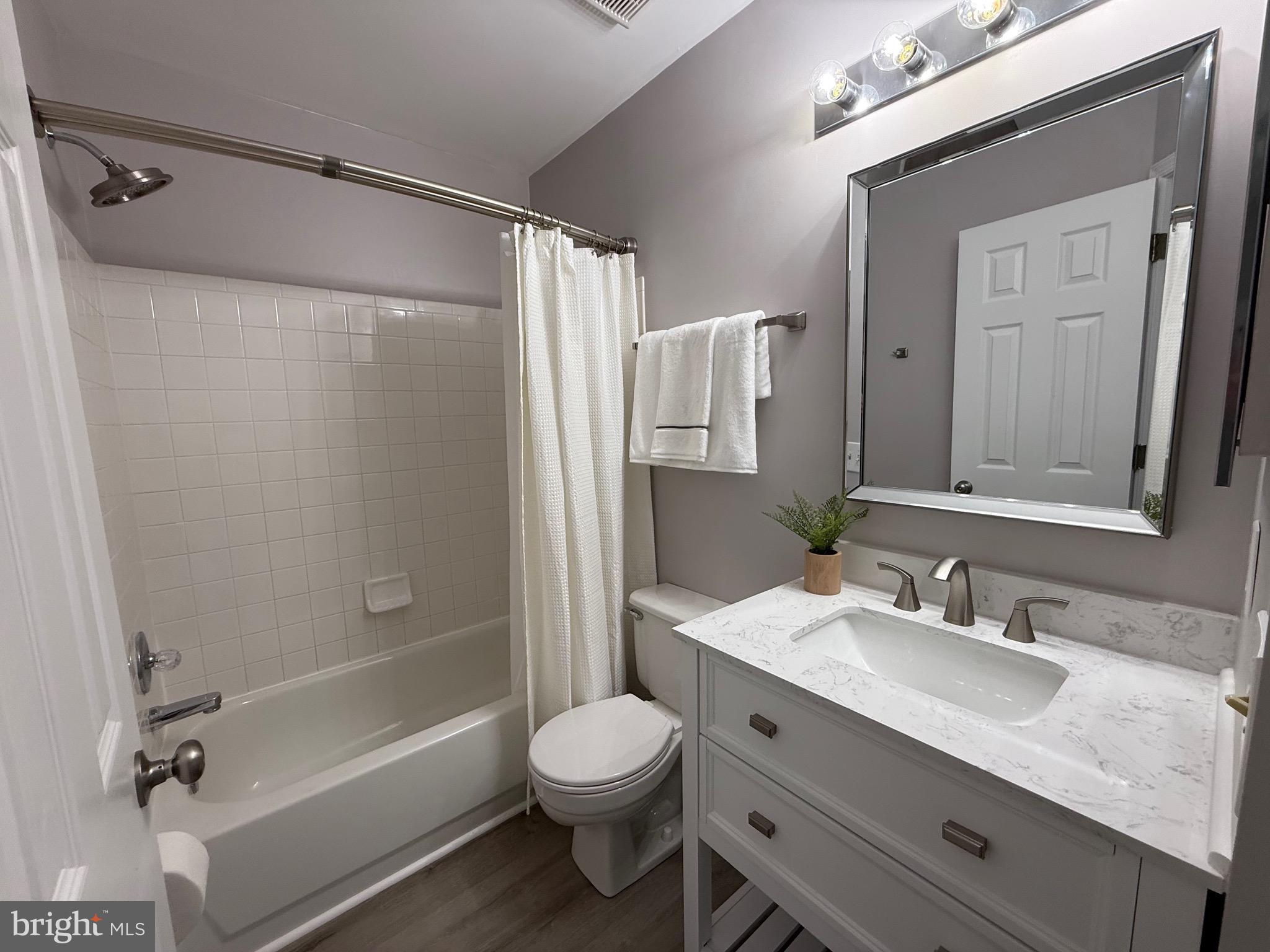 CEDAR GROVE AT CROFTON - Residential